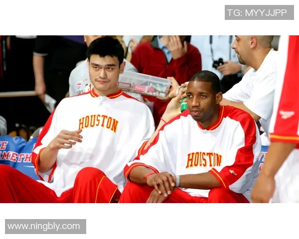 范甘迪对姚明的独特指导与影响探讨篮球文化的深远意义