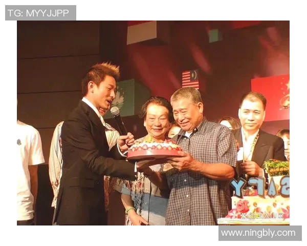 街头采访足球明星儿子揭秘他与父亲的亲密关系与足球梦想