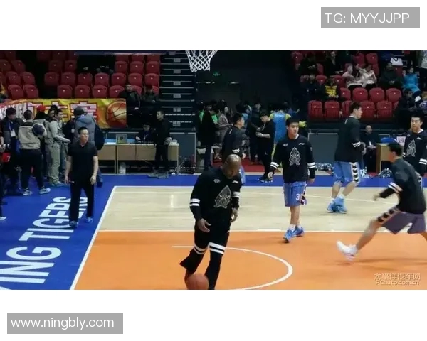 篮球明星转场视频中的音乐魅力与情感共鸣探讨 篮球明星转场视频中的音乐魅力与情感共鸣探讨